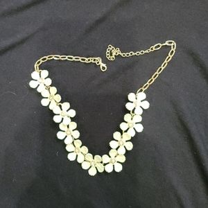 Flower Necklace Costume Jewelry 19"